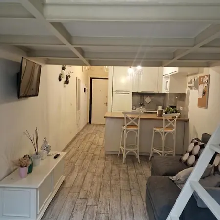 Cris Howme Lägenhet